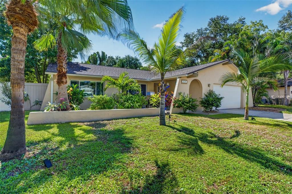 En Venta: $649,900 (4 camas, 2 baños, 1684 Pies cuadrados)