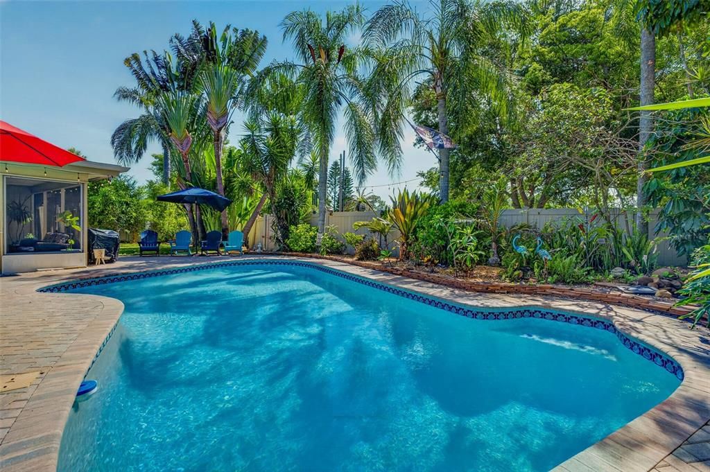 En Venta: $649,900 (4 camas, 2 baños, 1684 Pies cuadrados)