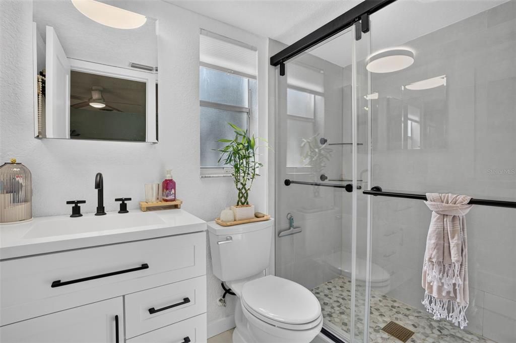 En Venta: $649,900 (4 camas, 2 baños, 1684 Pies cuadrados)