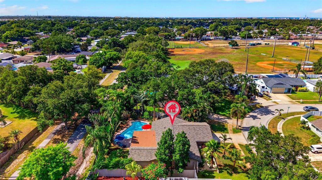 En Venta: $649,900 (4 camas, 2 baños, 1684 Pies cuadrados)