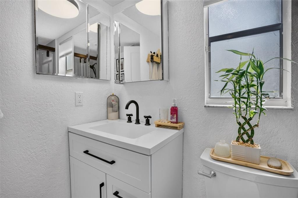 En Venta: $649,900 (4 camas, 2 baños, 1684 Pies cuadrados)