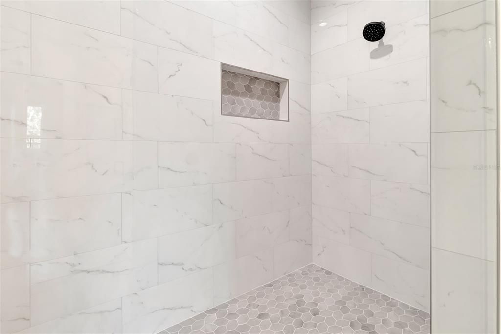 На продажу: $759,900 (4 спален, 3 ванн, 2133 Квадратных фут)
