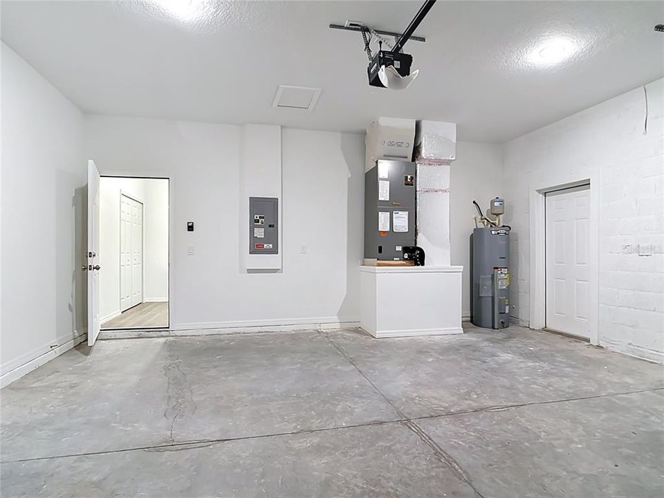 En Renta: $2,490 (4 camas, 3 baños, 2000 Pies cuadrados)