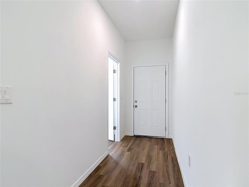 En Renta: $2,490 (4 camas, 3 baños, 2000 Pies cuadrados)