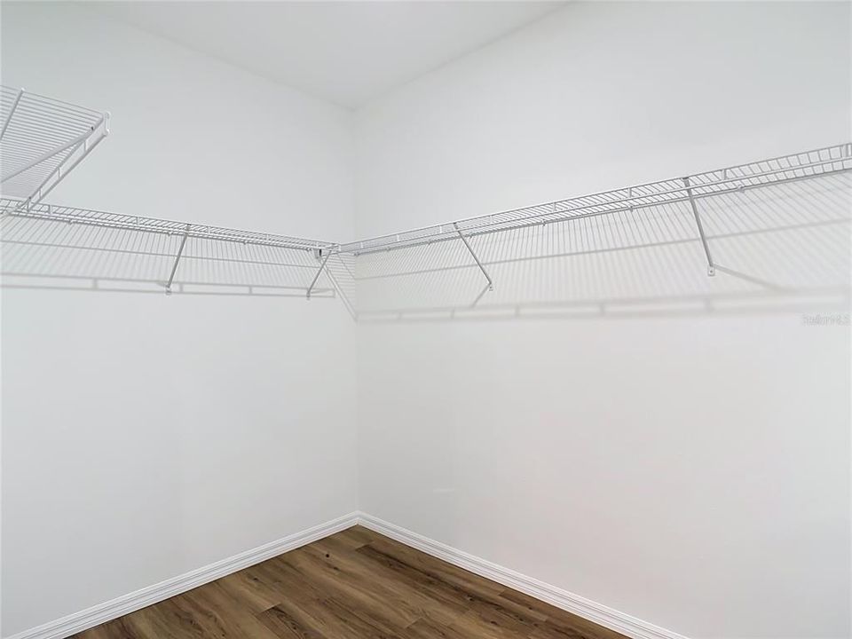 En Renta: $2,490 (4 camas, 3 baños, 2000 Pies cuadrados)