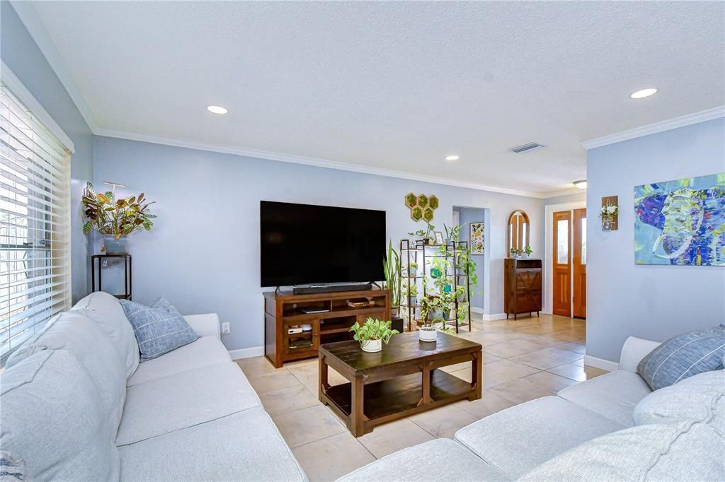 Activo con contrato: $414,900 (3 camas, 2 baños, 1498 Pies cuadrados)