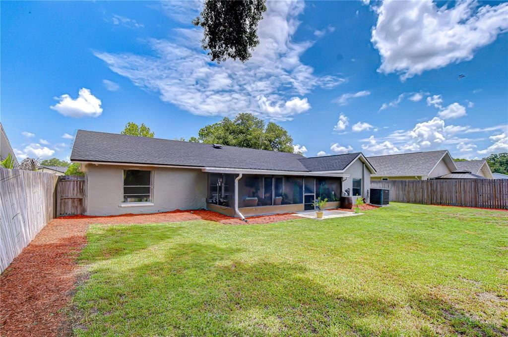 Activo con contrato: $414,900 (3 camas, 2 baños, 1498 Pies cuadrados)
