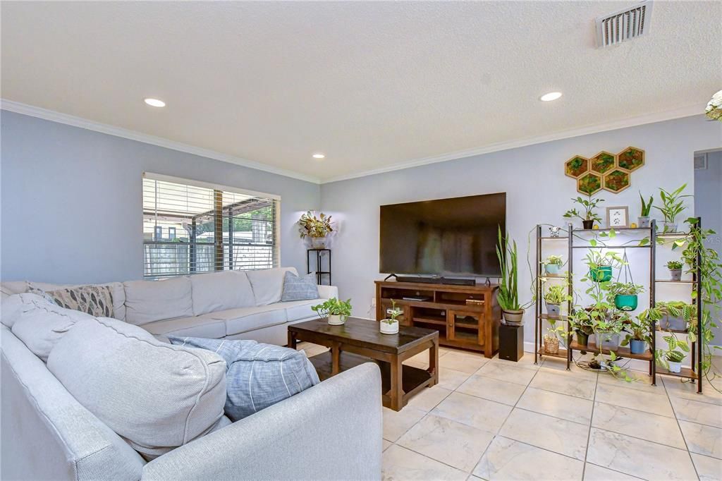 Activo con contrato: $414,900 (3 camas, 2 baños, 1498 Pies cuadrados)