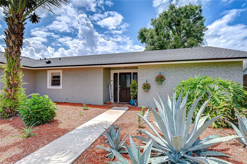 Activo con contrato: $414,900 (3 camas, 2 baños, 1498 Pies cuadrados)
