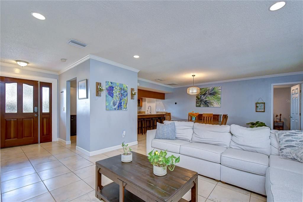 Activo con contrato: $414,900 (3 camas, 2 baños, 1498 Pies cuadrados)