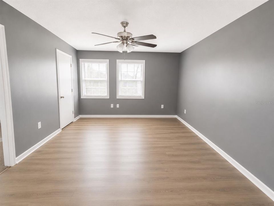 For Rent: $1,200 (2 beds, 1 baths, 992 Square Feet)