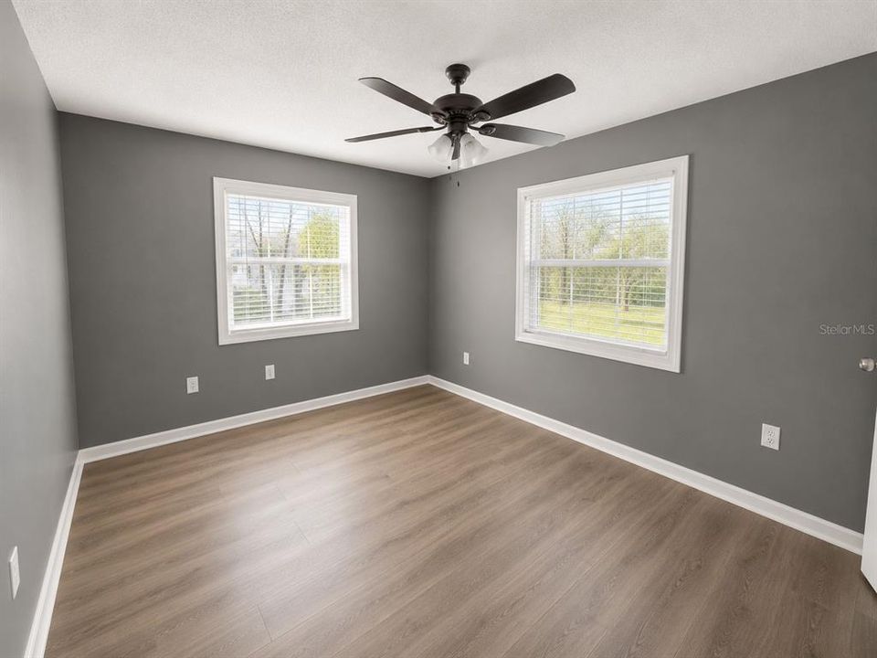 For Rent: $1,200 (2 beds, 1 baths, 992 Square Feet)