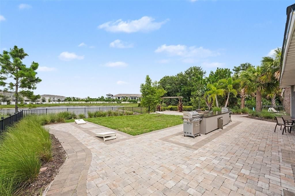 For Sale: $325,000 (3 beds, 2 baths, 1407 Square Feet)