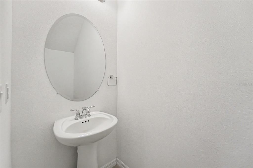 For Sale: $325,000 (3 beds, 2 baths, 1407 Square Feet)