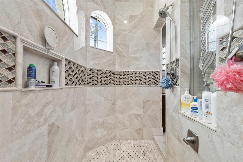 En Venta: $1,499,000 (4 camas, 3 baños, 4314 Pies cuadrados)