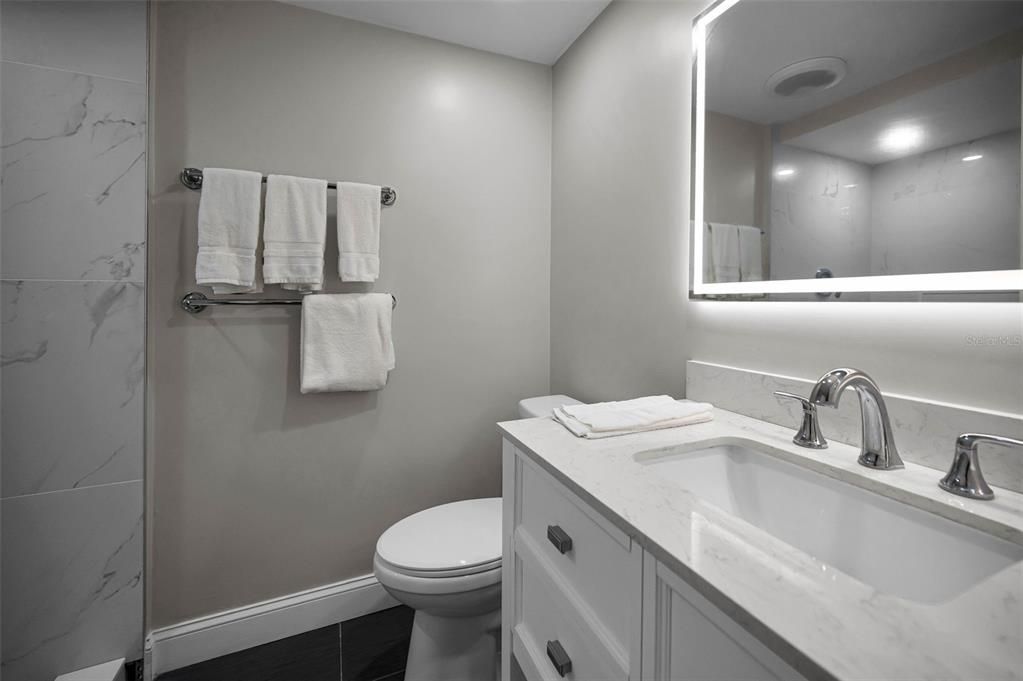 For Sale: $205,900 (1 beds, 1 baths, 610 Square Feet)