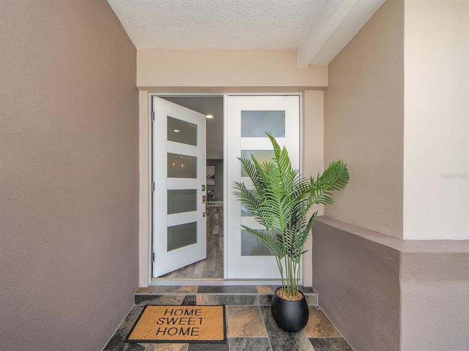 En Venta: $799,900 (4 camas, 3 baños, 1783 Pies cuadrados)