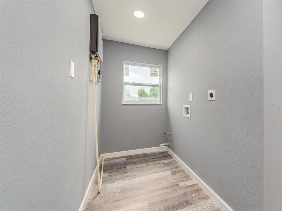 En Venta: $799,900 (4 camas, 3 baños, 1783 Pies cuadrados)