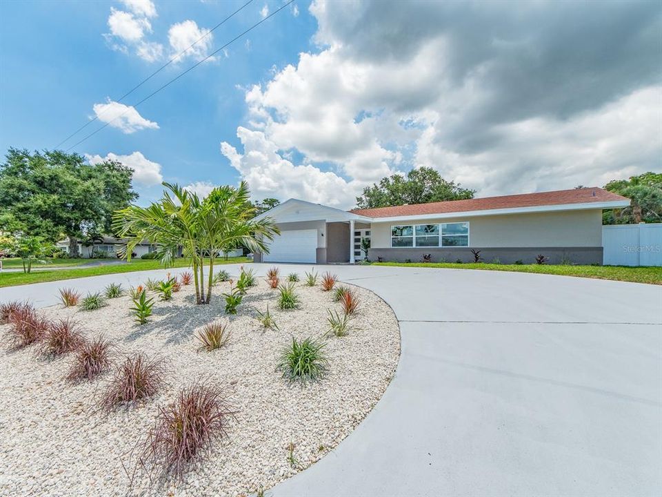 En Venta: $799,900 (4 camas, 3 baños, 1783 Pies cuadrados)