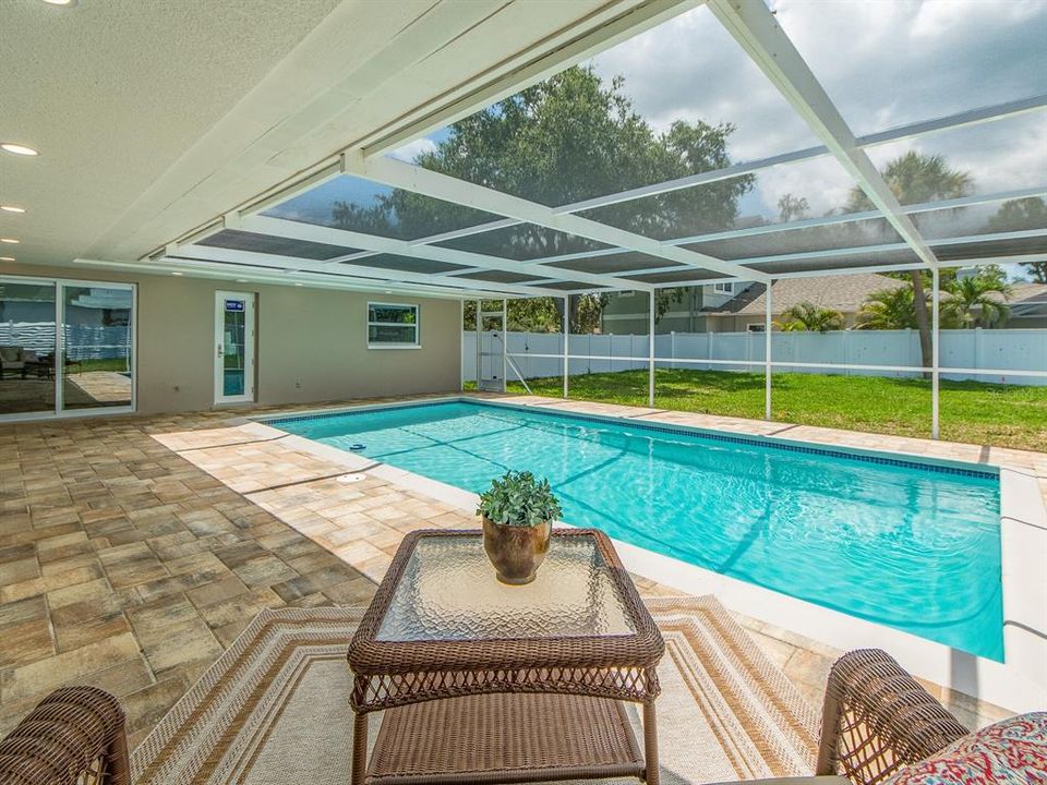 En Venta: $799,900 (4 camas, 3 baños, 1783 Pies cuadrados)