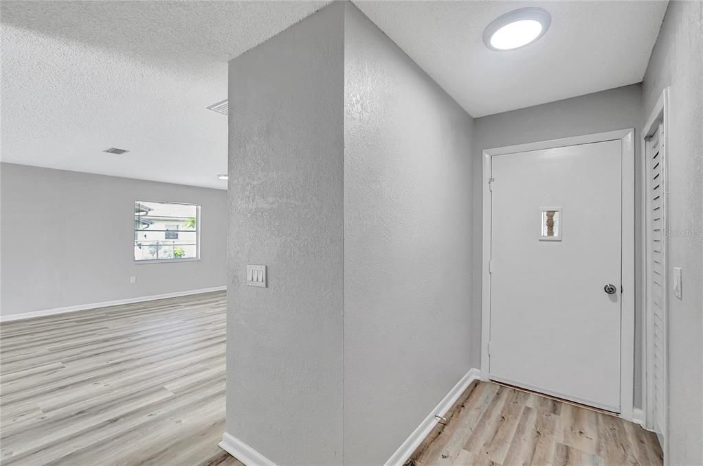 For Sale: $359,900 (4 beds, 2 baths, 1452 Square Feet)