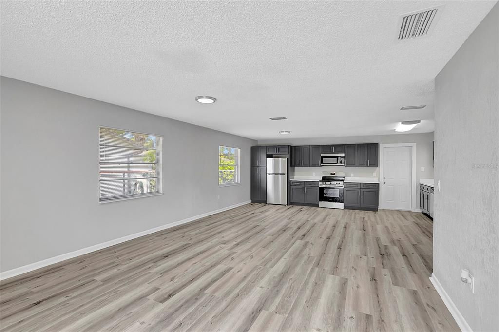 For Sale: $359,900 (4 beds, 2 baths, 1452 Square Feet)