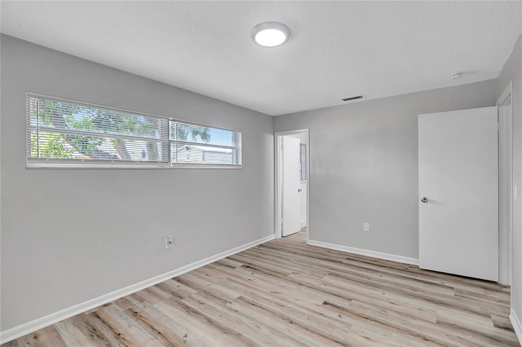 For Sale: $359,900 (4 beds, 2 baths, 1452 Square Feet)