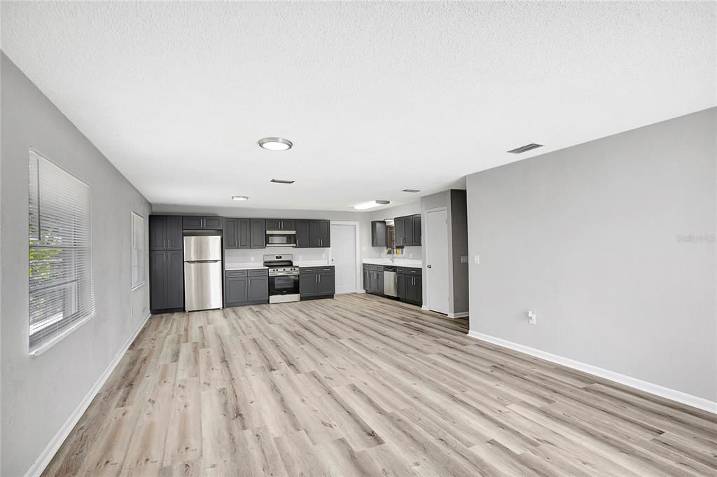 For Sale: $359,900 (4 beds, 2 baths, 1452 Square Feet)