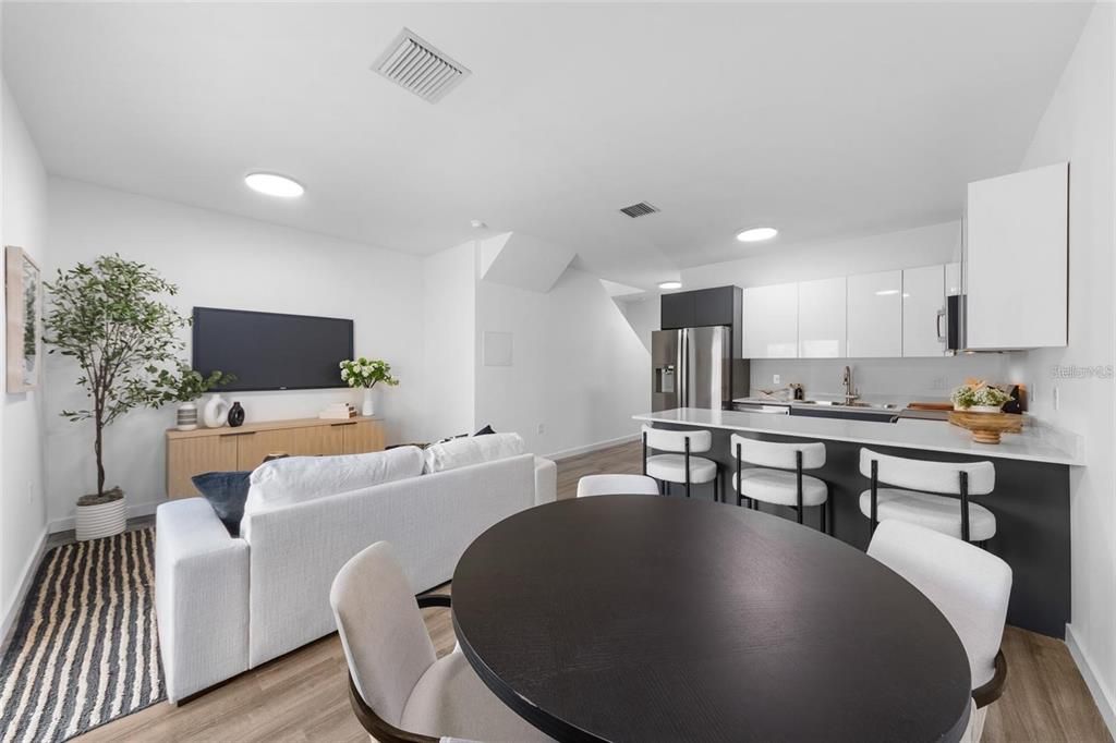 For Sale: $277,520 (3 beds, 2 baths, 1349 Square Feet)