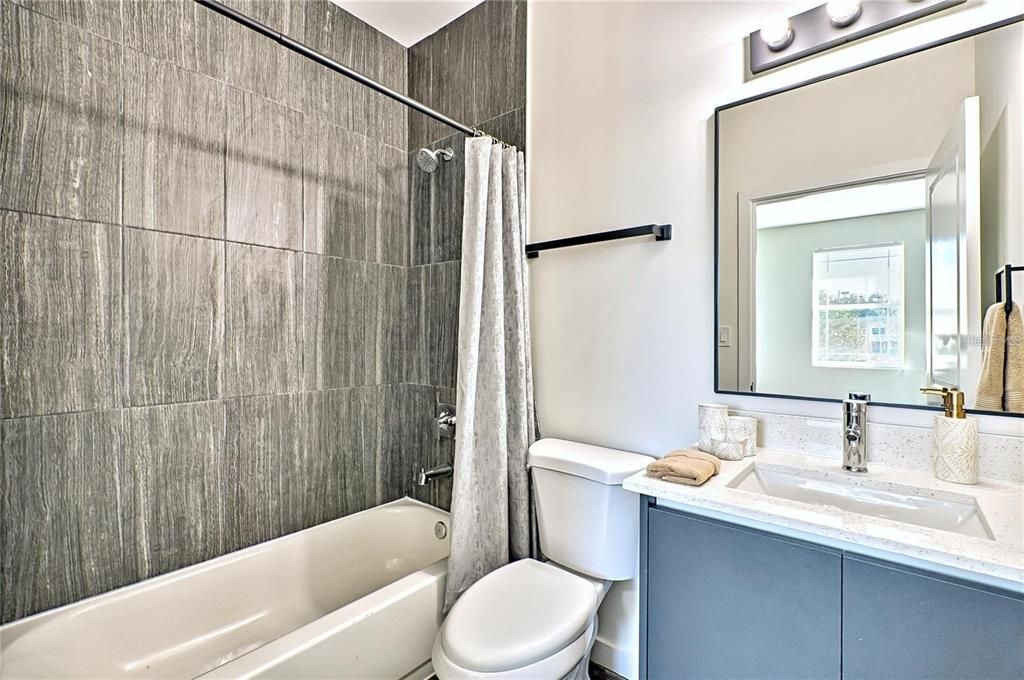 For Sale: $277,520 (3 beds, 2 baths, 1349 Square Feet)