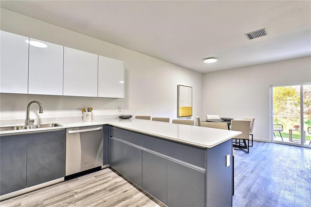 For Sale: $277,520 (3 beds, 2 baths, 1349 Square Feet)