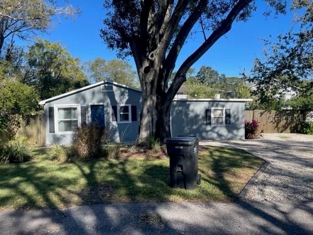 Active With Contract: $1,995 (2 beds, 2 baths, 1092 Square Feet)