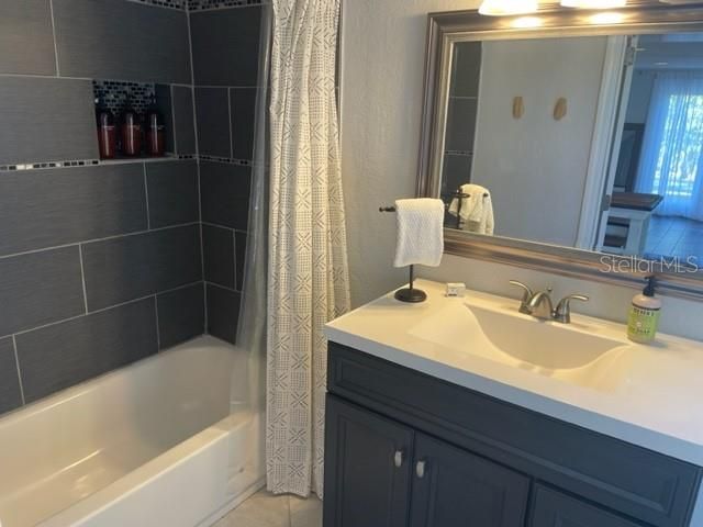 Active With Contract: $1,995 (2 beds, 2 baths, 1092 Square Feet)