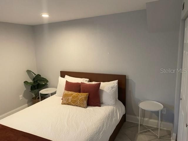 Active With Contract: $1,995 (2 beds, 2 baths, 1092 Square Feet)