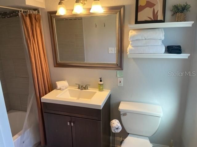 Active With Contract: $1,995 (2 beds, 2 baths, 1092 Square Feet)