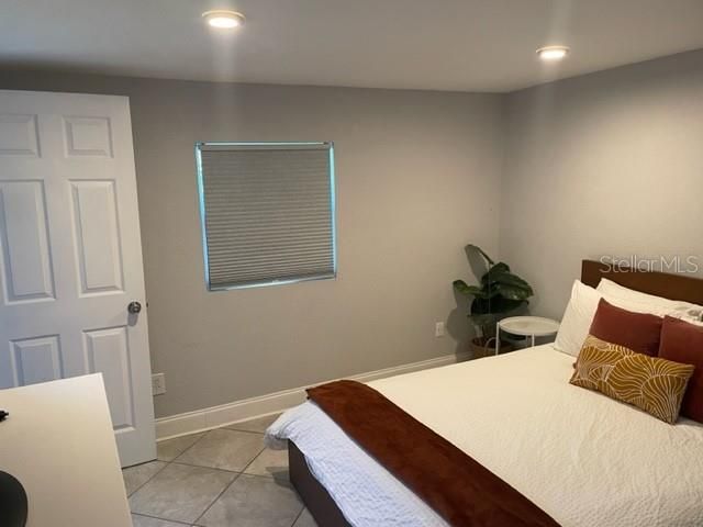 Active With Contract: $1,995 (2 beds, 2 baths, 1092 Square Feet)
