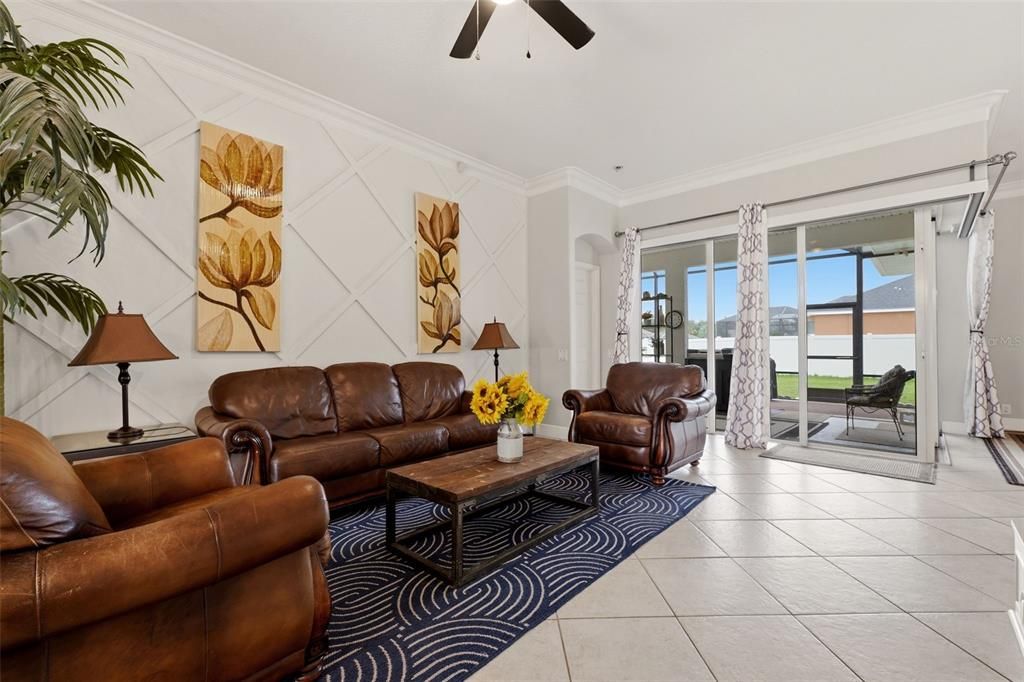 En Venta: $442,500 (3 camas, 2 baños, 2079 Pies cuadrados)