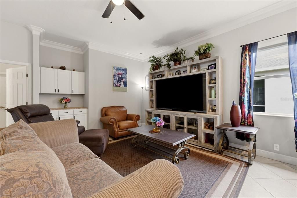 En Venta: $442,500 (3 camas, 2 baños, 2079 Pies cuadrados)