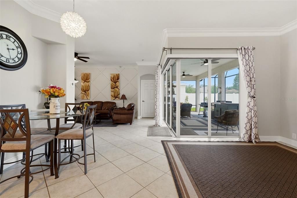 En Venta: $442,500 (3 camas, 2 baños, 2079 Pies cuadrados)