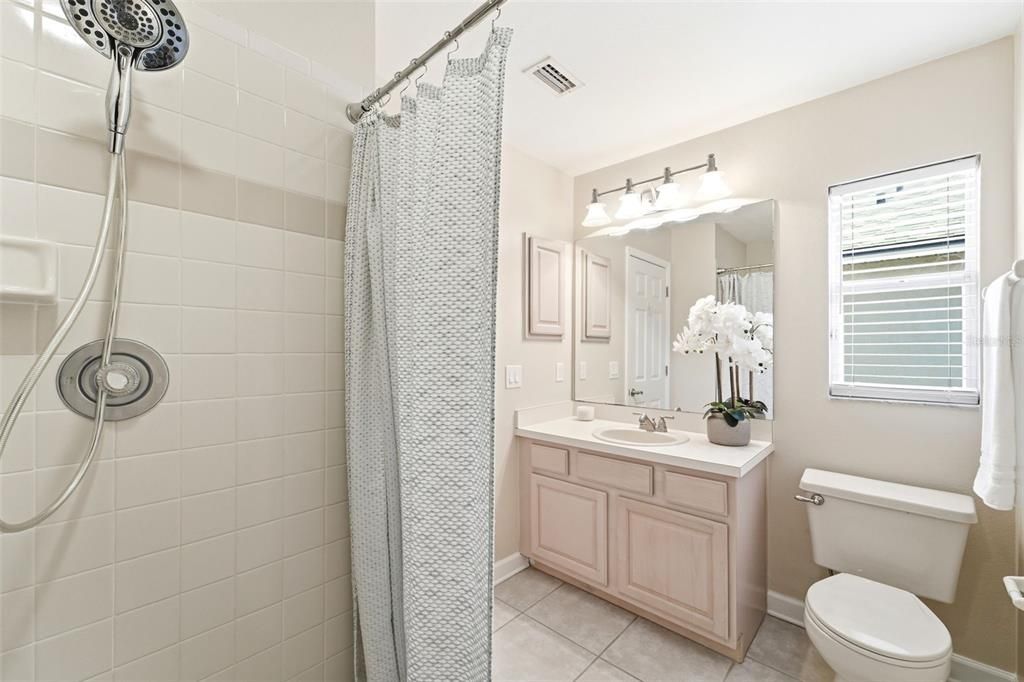 For Sale: $344,900 (3 beds, 2 baths, 1286 Square Feet)