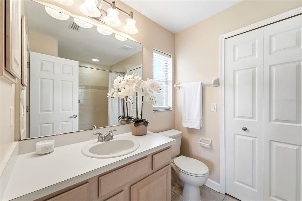 For Sale: $344,900 (3 beds, 2 baths, 1286 Square Feet)