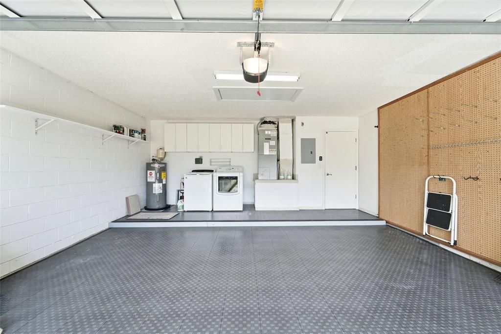 For Sale: $344,900 (3 beds, 2 baths, 1286 Square Feet)
