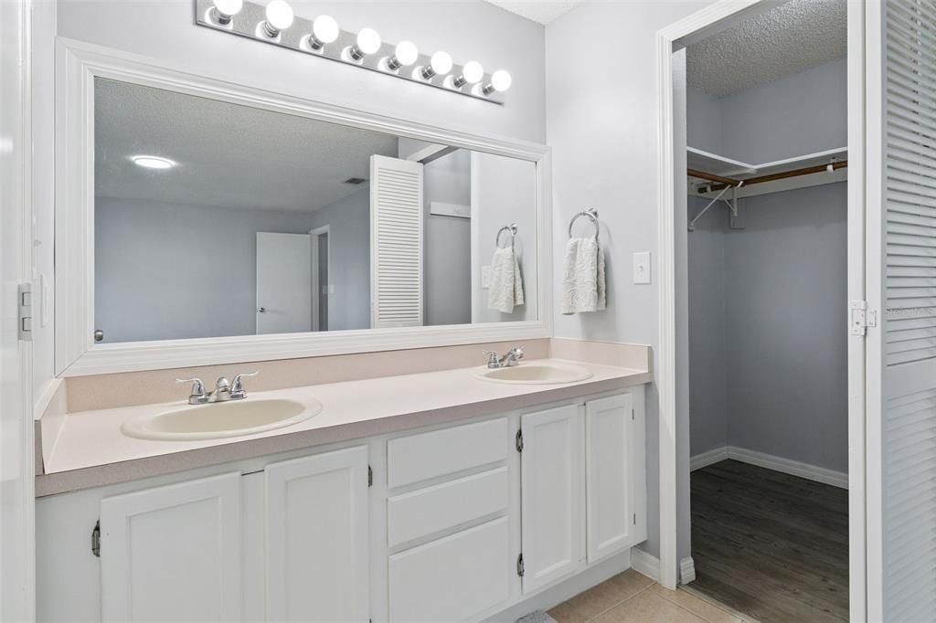 For Sale: $309,900 (3 beds, 2 baths, 1465 Square Feet)