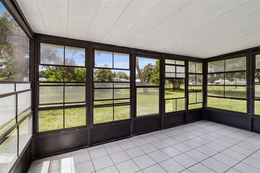 For Sale: $309,900 (3 beds, 2 baths, 1465 Square Feet)