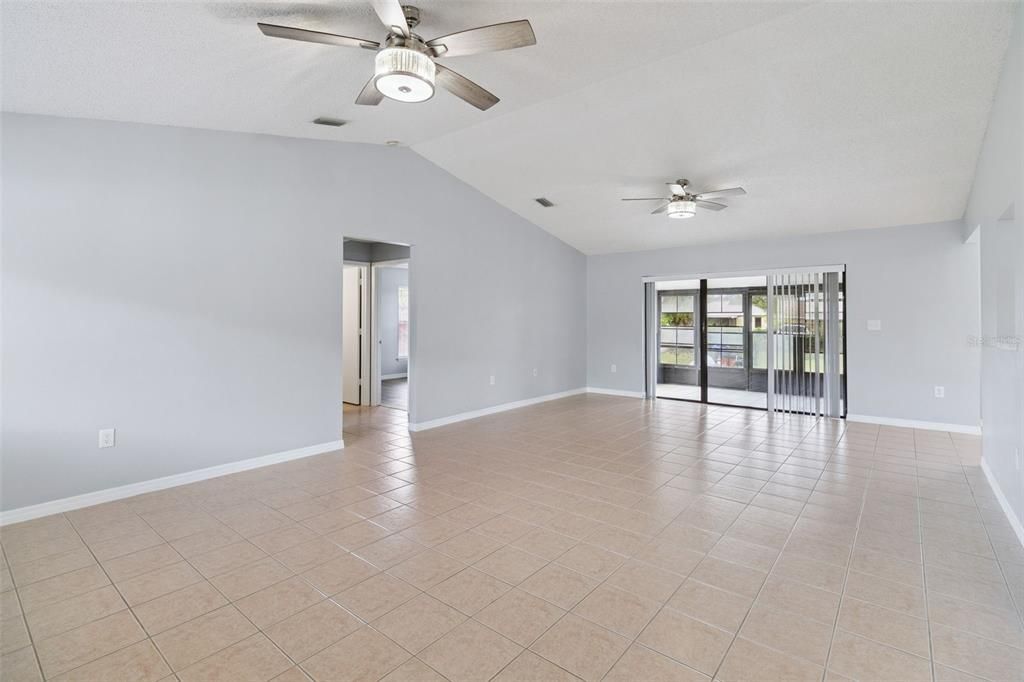 For Sale: $309,900 (3 beds, 2 baths, 1465 Square Feet)