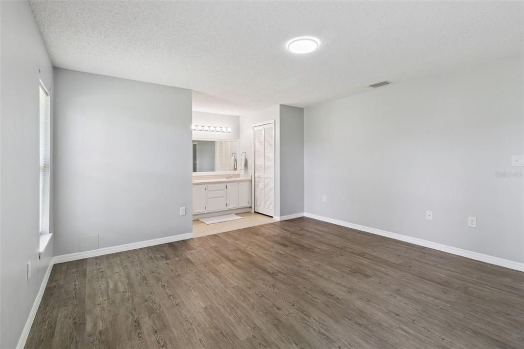 For Sale: $309,900 (3 beds, 2 baths, 1465 Square Feet)