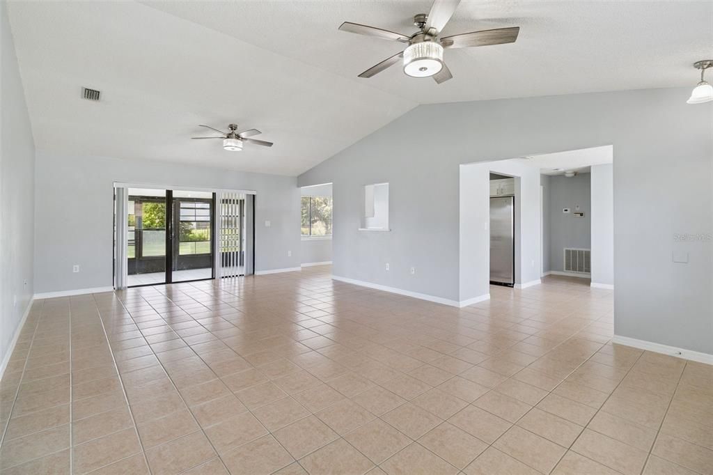 For Sale: $309,900 (3 beds, 2 baths, 1465 Square Feet)