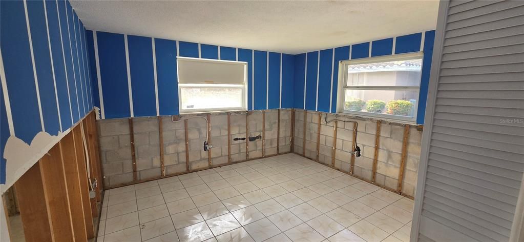 Activo con contrato: $395,000 (2 camas, 2 baños, 1659 Pies cuadrados)