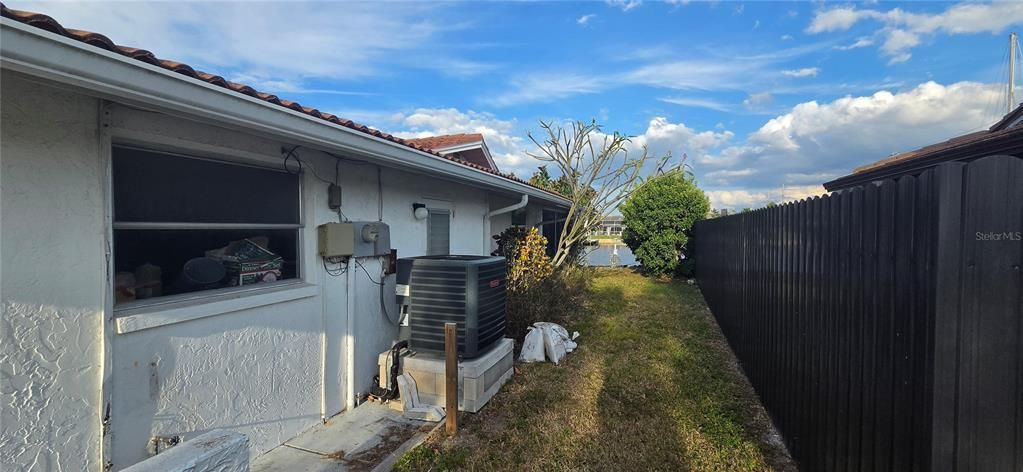 Activo con contrato: $395,000 (2 camas, 2 baños, 1659 Pies cuadrados)