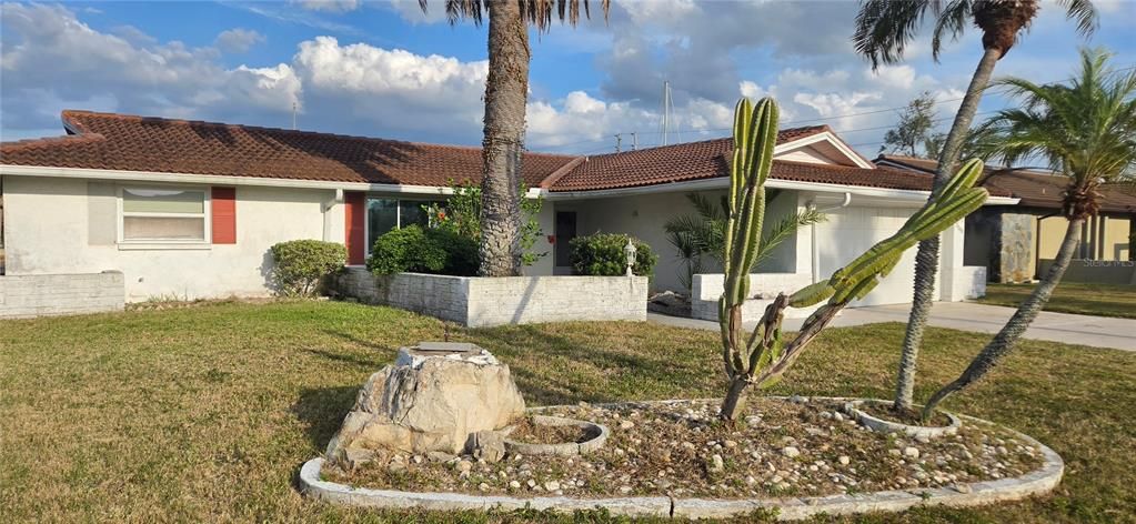 Activo con contrato: $395,000 (2 camas, 2 baños, 1659 Pies cuadrados)